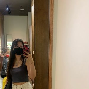 Meet your Posher, Leslie